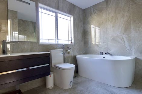 Photo of property in 2/32 Spencer Road, Pinehill, Auckland, 0632