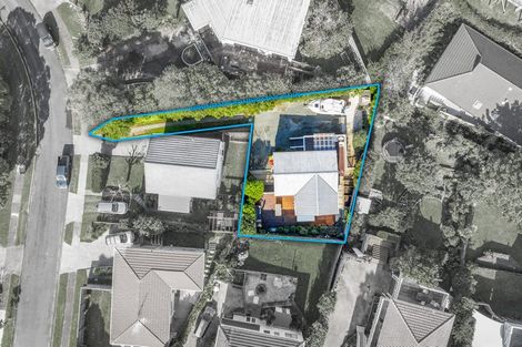 Photo of property in 2/4 Kenneth Hopper Place, Manly, Whangaparaoa, 0930