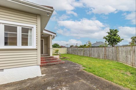 Photo of property in 13 Winchester Street, Levin, 5510
