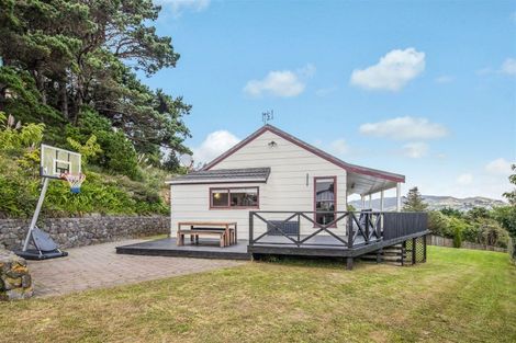 Photo of property in 140 Mark Avenue, Grenada Village, Wellington, 6037