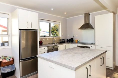 Photo of property in 16 Lindsay Crescent, Nawton, Hamilton, 3200