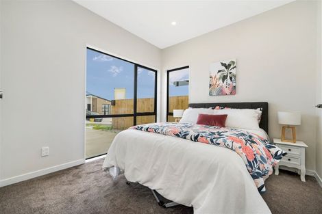 Photo of property in 17 Horokaka Street, Massey, Auckland, 0614