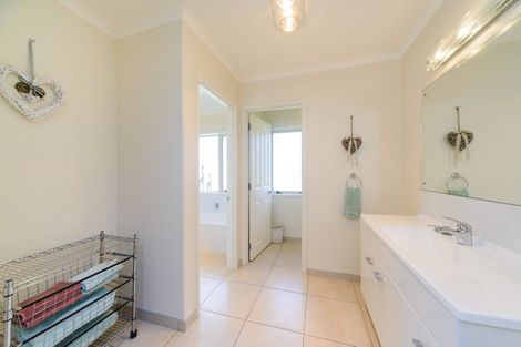 Photo of property in 44 Phillips Street, Sanson, 4817