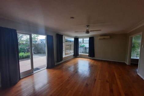 Photo of property in 2/14 Mona Vale, West Harbour, Auckland, 0618