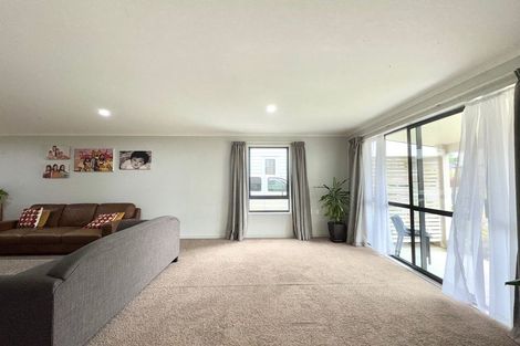 Photo of property in 64 Kaimoana Street, Weymouth, Auckland, 2103
