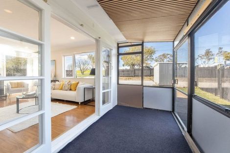 Photo of property in 20 Archibald Road, Kelston, Auckland, 0602