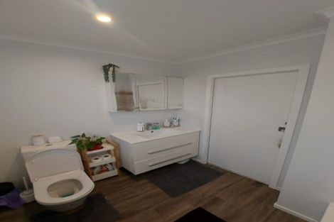 Photo of property in 5 Chew Place, Ranui, Porirua, 5024