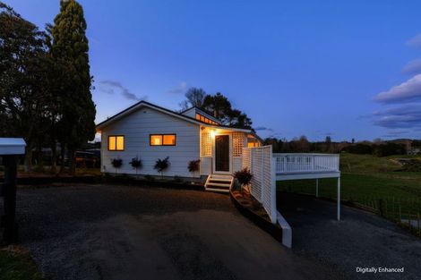 Photo of property in 16 Kaiwaka-mangawhai Road, Kaiwaka, 0975