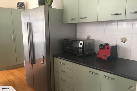 Photo of property in 1/156 Nile Road, Milford, Auckland, 0620