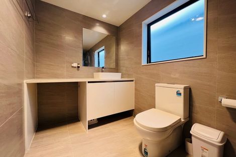 Photo of property in 18 Parahau Road, Papakura, 2110