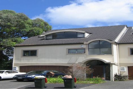 Photo of property in 1/2 Otahuri Crescent, Greenlane, Auckland, 1051