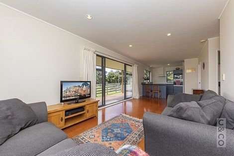 Photo of property in 118 Cottle Road, Taupaki, Henderson, 0782