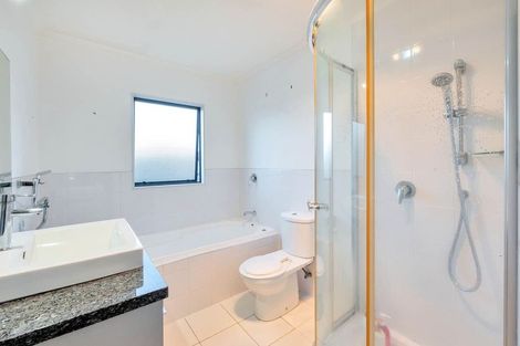 Photo of property in 41 San Marino Drive West, Henderson, Auckland, 0612