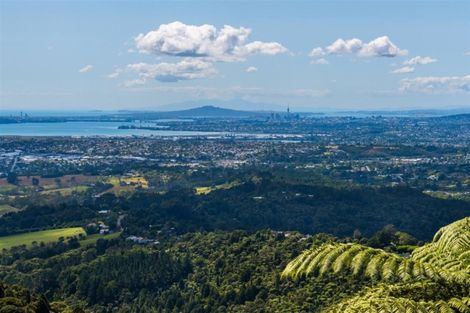 Photo of property in 531 Scenic Drive, Waiatarua, Auckland, 0612