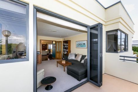 Photo of property in 15 Charles Street, Westshore, Napier, 4110