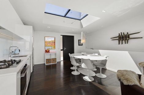 Photo of property in 16 Highlands Close, Queenstown, 9300