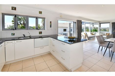 Photo of property in 1017 Whangaparaoa Road, Tindalls Beach, Whangaparaoa, 0930