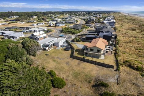 Photo of property in 10 Mariri Place, Waitarere Beach, Levin, 5510