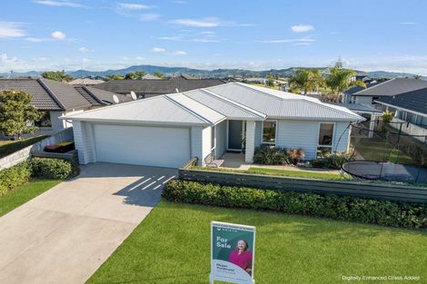 Photo of property in 2 Raiha Street, Papamoa Beach, Papamoa, 3118