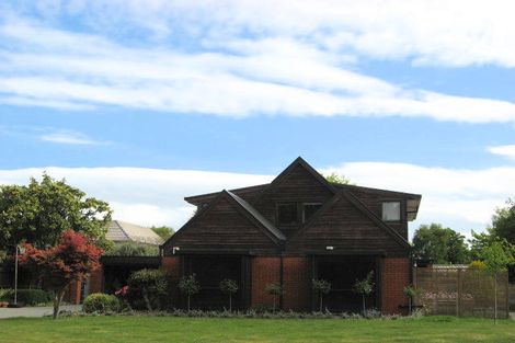 Photo of property in 17 Thurlestone Place, Burnside, Christchurch, 8053