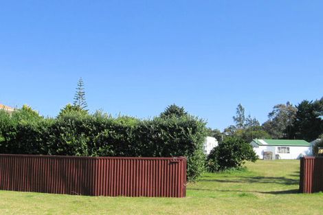 Photo of property in 34 Hardy Place, Cooks Beach, Whitianga, 3591