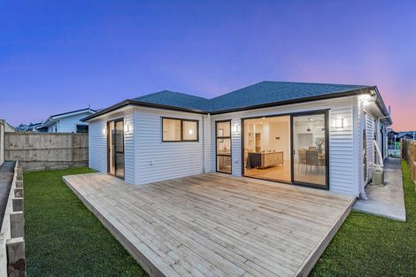 Photo of property in 43 Vinistra Road, Kumeu, 0810