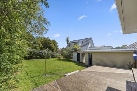 Photo of property in 20 Chilcott Road, Henderson, Auckland, 0612