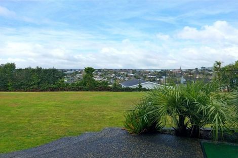 Photo of property in 163 Bleakhouse Road, Mellons Bay, Auckland, 2014