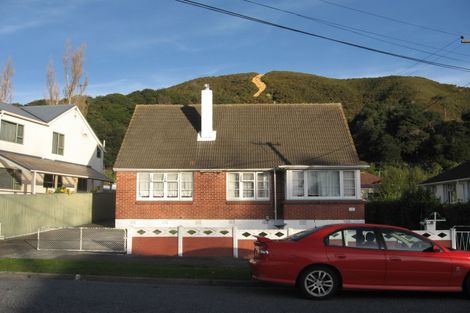 Photo of property in 18 Prouse Crescent, Naenae, Lower Hutt, 5011