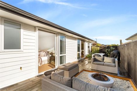 Photo of property in 5 Aporo Drive, Kumeu, 0810