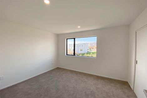 Photo of property in 35b Crestview Rise, Papakura, 2110