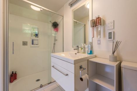 Photo of property in 528a Evans Bay Parade, Hataitai, Wellington, 6021