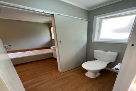 Photo of property in 4 Rathgar Road, Henderson, Auckland, 0610