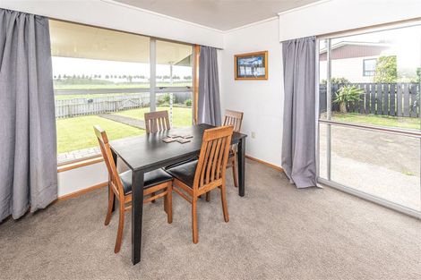 Photo of property in 16 Swinbourne Street, Waverley, 4510