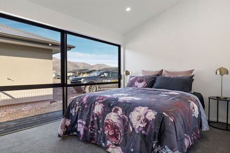 Photo of property in 32 Riley Street, Lake Hawea, 9382