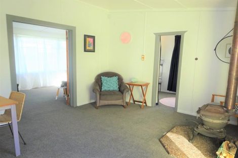 Photo of property in 35 Pratt Avenue, Foxton Beach, Foxton, 4815