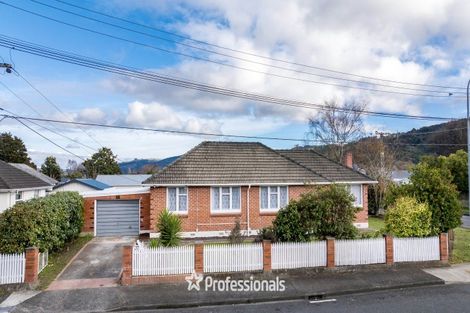 Photo of property in 53 Totara Park Road, Clouston Park, Upper Hutt, 5018