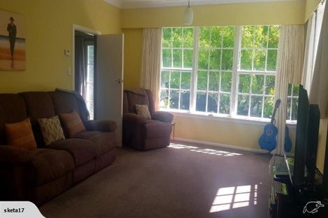 Photo of property in 43 Fendalton Crescent, Pinehaven, Upper Hutt, 5019