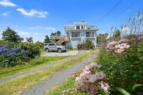 Photo of property in 28a Te Moau Avenue, Parakai, 0830