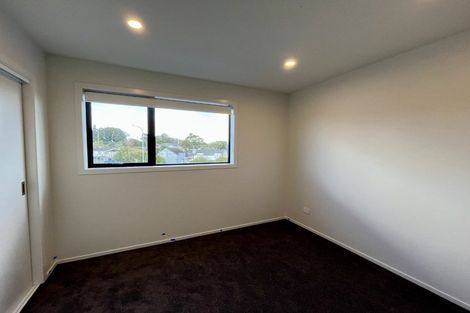 Photo of property in 10/506 Glenfield Road, Bayview, Auckland, 0629