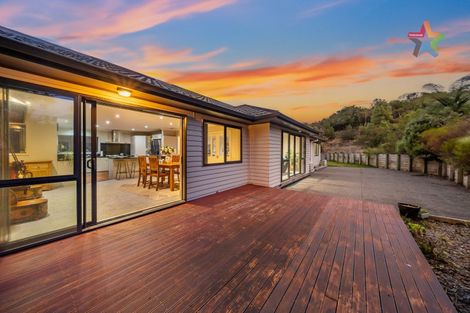 Photo of property in 295a Maungaraki Road, Maungaraki, Lower Hutt, 5010