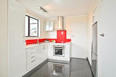 Photo of property in 1/184 Chivalry Road, Glenfield, Auckland, 0629