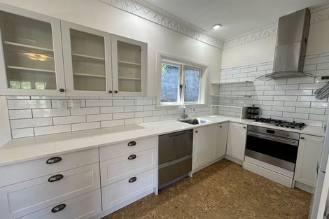 Photo of property in 54 Moana Road, Kelburn, Wellington, 6012