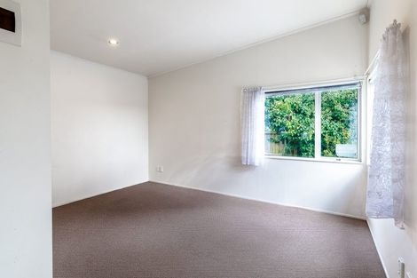 Photo of property in 2a Taupo Street, Green Bay, Auckland, 0604