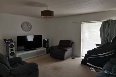 Photo of property in 49 Lavery Place, Sunnynook, Auckland, 0632