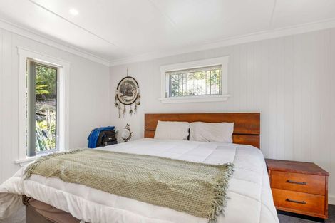 Photo of property in 16 Angle Street, Picton, 7220