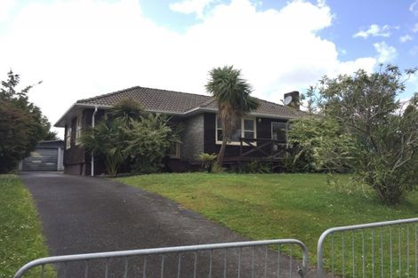 Photo of property in 5 Glen Marine Parade, Glendene, Auckland, 0602