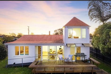 Photo of property in 113 Ferry Parade, Herald Island, Auckland, 0618