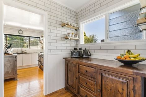 Photo of property in 2 Busing Avenue, Papakura, 2110