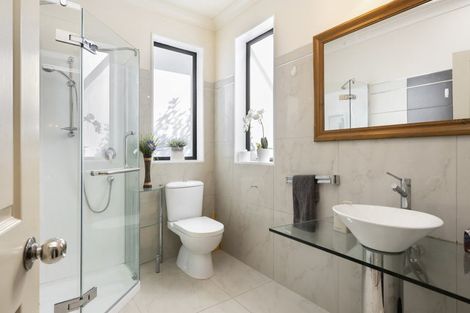 Photo of property in 34a Seaview Road, Castor Bay, Auckland, 0620